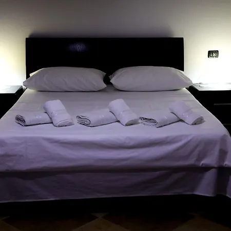 Taga Πανσιόν Κρούγια